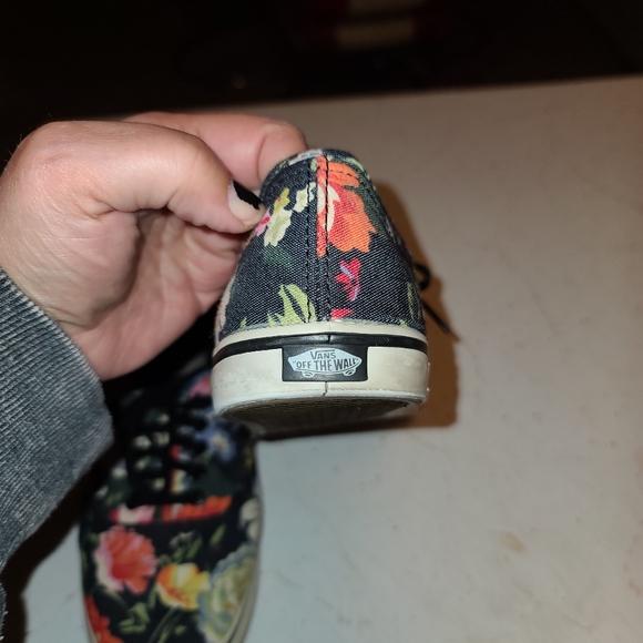 Women's Floral Vans Size 9. Great condition! - Picture 4 of 16